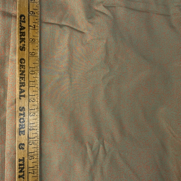 Tan/Red Leaf Outline Slinky Fashion Fabric - Rosewood - Blouse Dress 60" x 5 yd - Picture 8 of 11